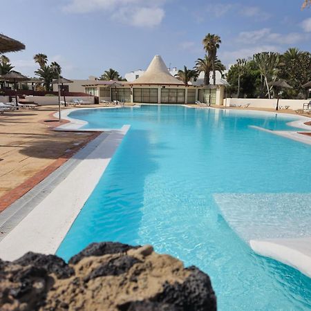 Bungalow Goa Pool View, Playa Roca Residence Sea Front Access - Free Ac - Wifi Costa Teguise Extérieur photo