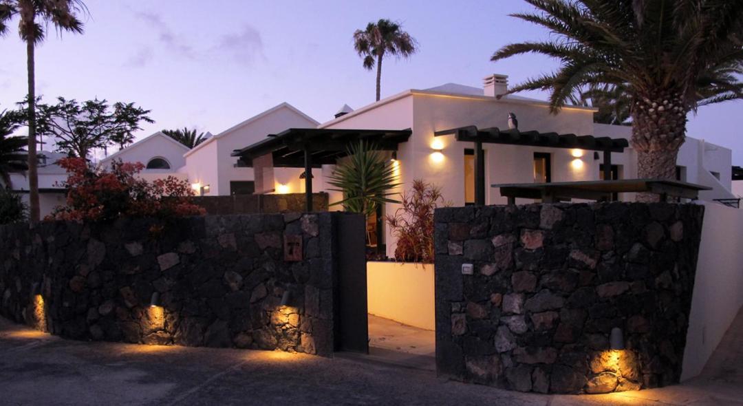 Bungalow Goa Pool View, Playa Roca Residence Sea Front Access - Free Ac - Wifi Costa Teguise Extérieur photo