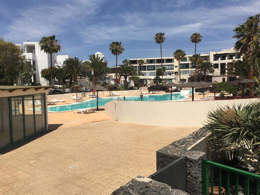 Bungalow Goa Pool View, Playa Roca Residence Sea Front Access - Free Ac - Wifi Costa Teguise Extérieur photo