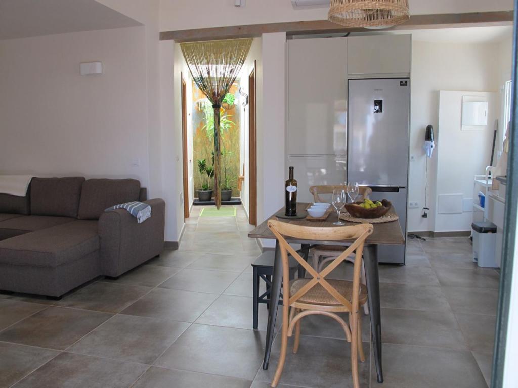 Bungalow Goa Pool View, Playa Roca Residence Sea Front Access - Free Ac - Wifi Costa Teguise Extérieur photo