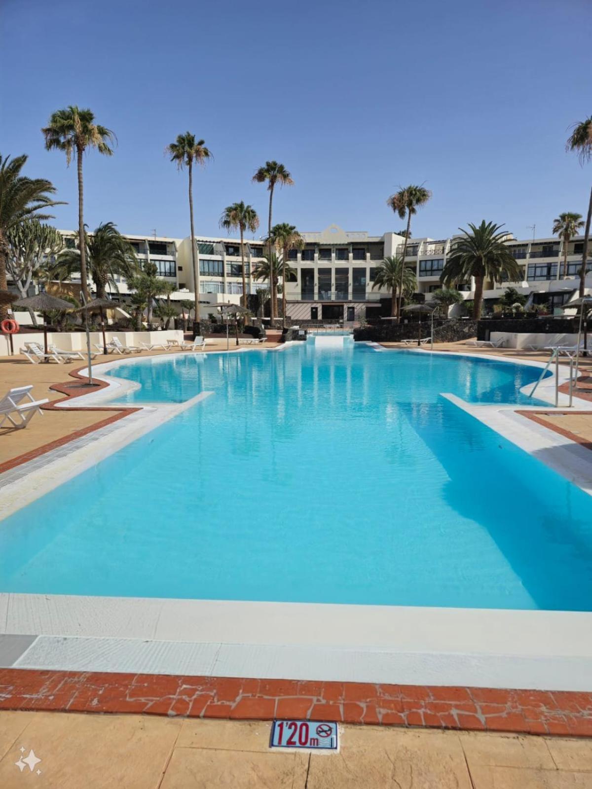 Bungalow Goa Pool View, Playa Roca Residence Sea Front Access - Free Ac - Wifi Costa Teguise Extérieur photo